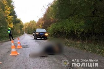 Лежал на дороге: в Хмельницкой области насмерть сбили 17-летнего