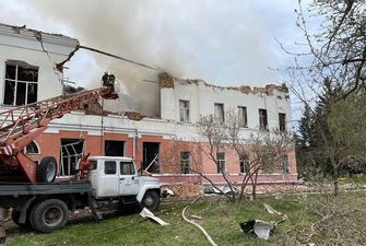 Авиаудар по школе и интернату в Минобороны РФ назвали "уничтожением складов"