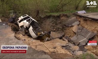 В Киевской области бус провалился в пропасть: что известно о погибших и травмированных и почему произошло ДТП
