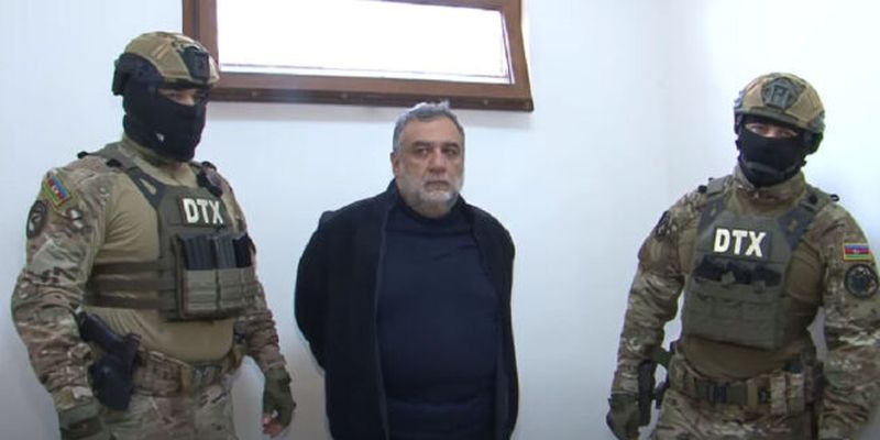 В Азербайджане арестовали экс-главу правительства Карабаха: его обвиняют в финансировании терроризма
