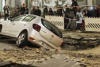 Ужас без конца: что мешает решить проблему дырявых дорог в Украине/В 2020 году на дороги обещают выделить 85 миллиардов гривен