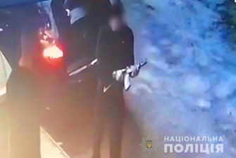 Расстрелял знакомого из автомата: на Киевщине мужчину объявили в розыск