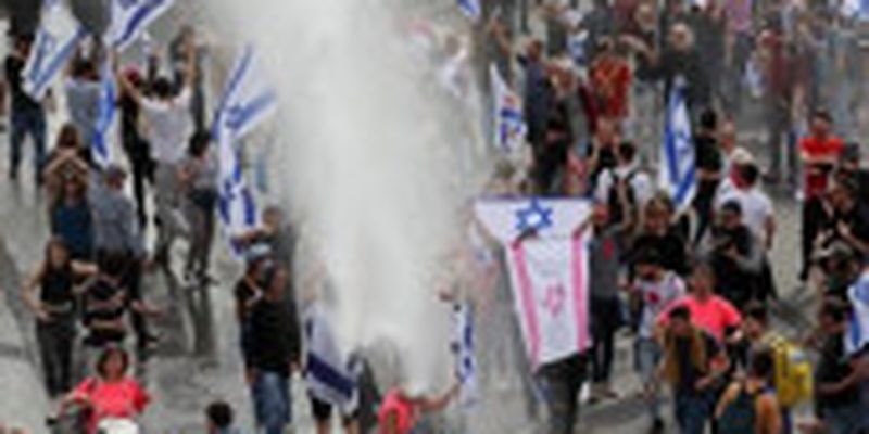 Ізраїльтяни знову масово вийшли на вулиці. Нетаньягу навіть відклав поїздку до Великої Британії