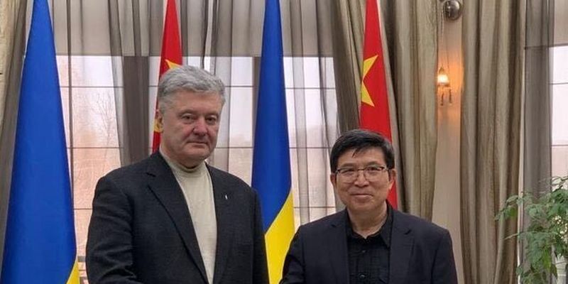 Порошенко встретился с послом КНР и призвал Китай способствовать прекращению российской агрессии против Украины