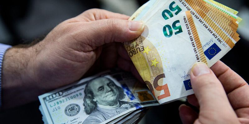 Покупка валюты: свежие цены на доллар и евро в обменниках
