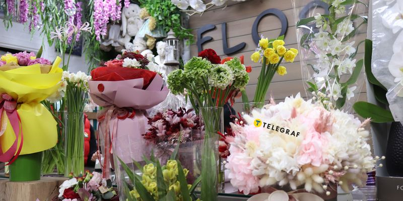 Розы не в тренде: стало известно, какие цветы украинцы покупали 8 марта