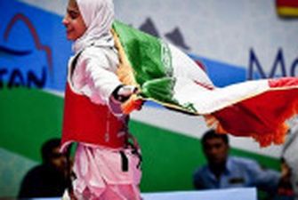 Іран перегляне закон про обов'язкове носіння хіджабу