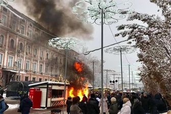 ДСНС закликає не вірити фейкам про пожежу на Софійській площі