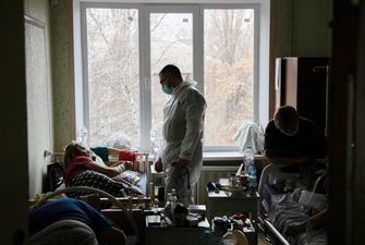 Коронавірус поступово йде на спад: COVID-статистика в Україні та світі