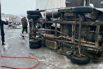 На Днепропетровщине столкнулись два грузовика, есть погибший и пострадавшие