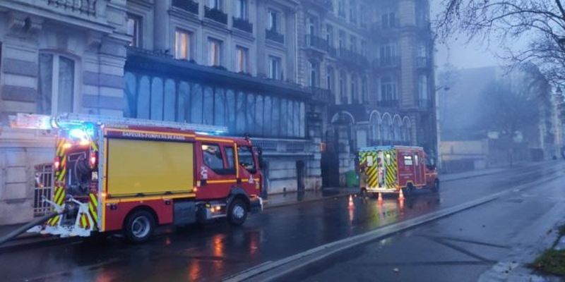 В Париже произошел пожар возле музея д’Орсе: пришлось эвакуировать людей