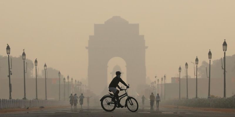 Рівень забруднення повітря у столиці Індії перевищує норму в 6 разів