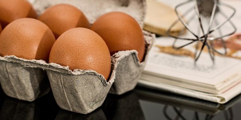 В Украине снова изменились цены на яйца и подсолнечное масло на полках супермаркетов