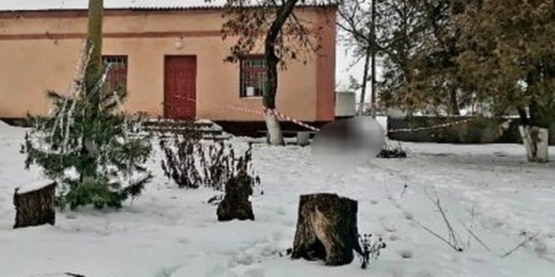 "Дістав ніж, щоб змусити відповісти взаємністю": на Миколаївщині жінка вбила чоловіка, який напав на неї – їй загрожує до 15 років