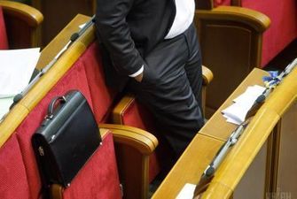 Нардепы предлагают лишить полномочий депутатов пророссийских партий в ВР и местных советах