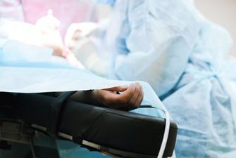 22 роки тому лікарі вперше успішно трансплантували руку людині