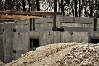 Военные устанавливают огневые укрепления для обороны Киева