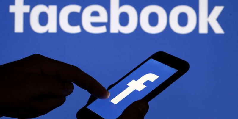 Конкуренты Facebook требуют отставки генерального директора компании