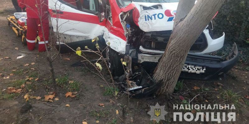 ДТП в Одессе: автомобиль "скорой" столкнулся с легковушкой, пострадали четыре человека