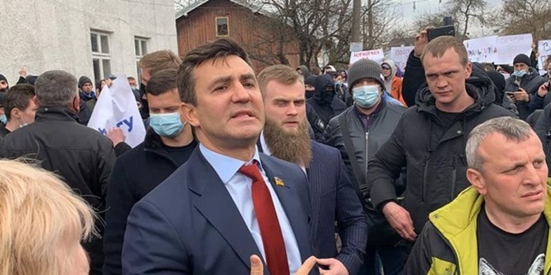 Нардеп Тищенко устроил скандал на избирательном округе Вирастюка
