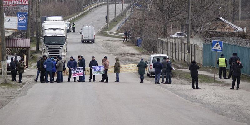 В Кобеляках протестующие перекрывали дорогу Н-31 Днипро - Решетиловка