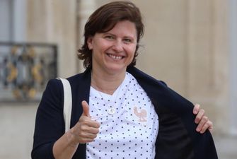 Женщину-министра спорта Франции пытались облить водой фанаты