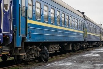 В Украине из-за ракетного удара возникли проблемы с движением поездов