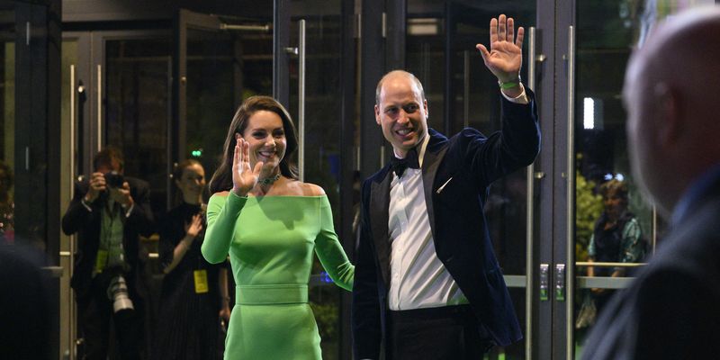 Какой жест используют Кейт Миддлтон и принц Уильям, чтобы выразить чувства на публике