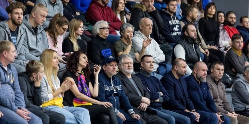 Коломойский угрожал расправой судье на баскетбольном матче своего сына