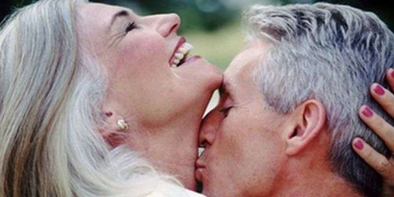 Секс в пожилом возрасте защищает от слабоумия