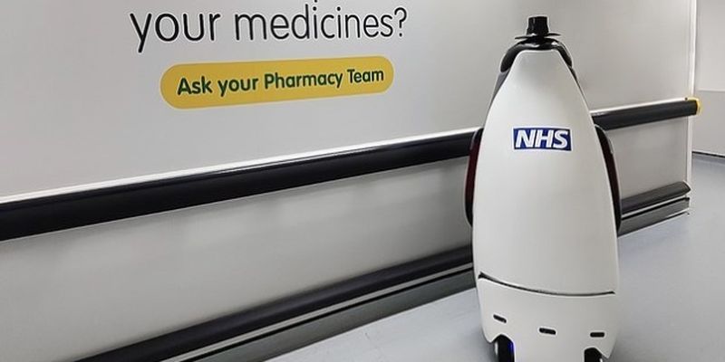 В британской больнице робот-пингвин будет доставлять лекарства пациентам