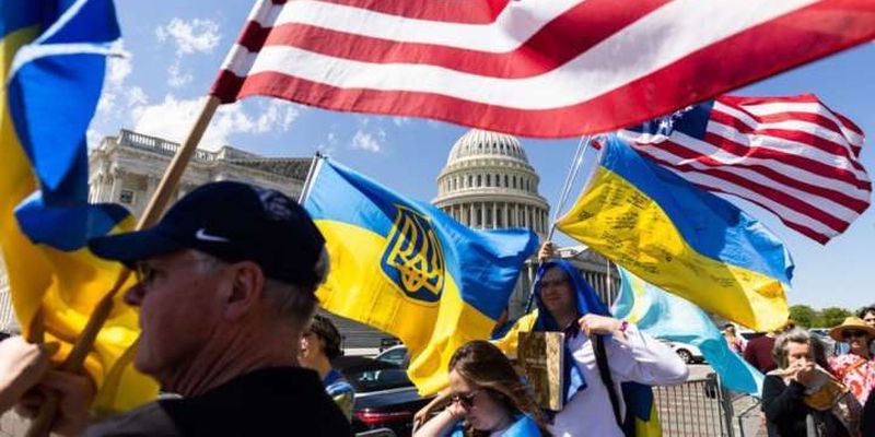Почему США продлили помощь Украине: эксперт назвал весомую причину