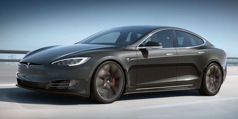 Tesla отзывает более 300 тысяч электромобилей из-за проблем с автопилотом