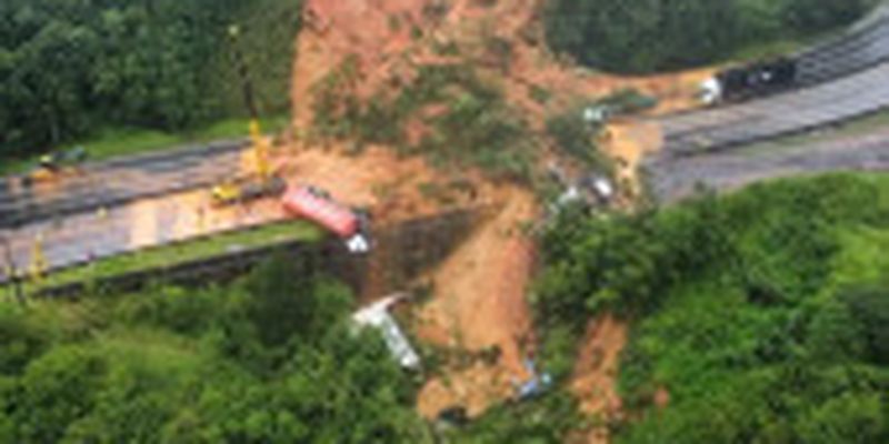 У Бразилії на дорогу зійшов зсув ґрунту: дві людини загинули, десятки зникли безвісти