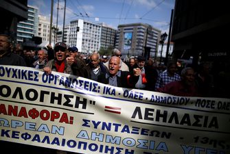 Греческие острова массово заполняют беженцы: жители объявили властям бойкот