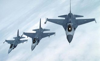 F-16 против X-62A без пилота: появились новые детали уникального "воздушного боя"