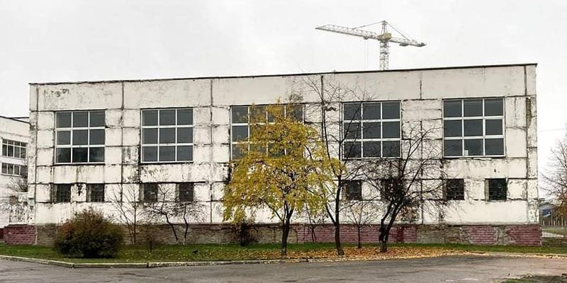 "Нет, это не заброшенное здание": в сети показали ужасающее состояние киевской школы
