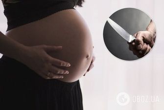 В России мужчина зверски зарезал беременную подругу. Видео 18+