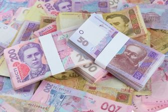 Когда минимальная зарплата будет 300 долларов: украинцам объяснили детали