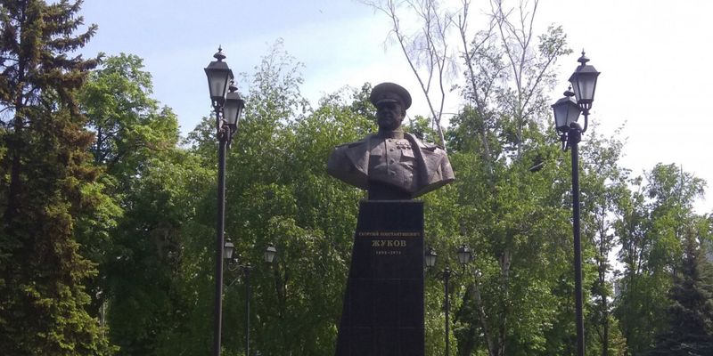 Минкульт: бюст Жукова в Харькове подпадает под закон о декоммунизации