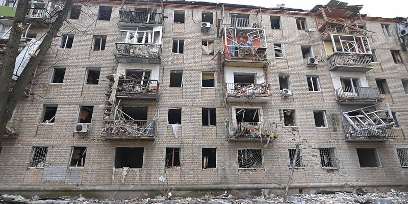 Как выглядят жилые дома в Харькове после мощного удара: ужасные кадры