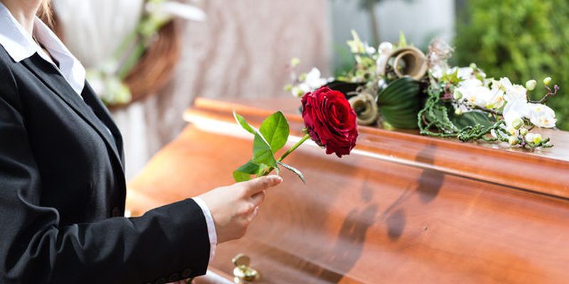 Помощь на погребение: как получить и куда обращаться