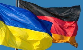 Украинцы в Германии и юристы поделились мнениями об ограничении выдачи загранпаспортов