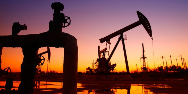 Нефть дорожает из-за шторма в Мексиканском заливе