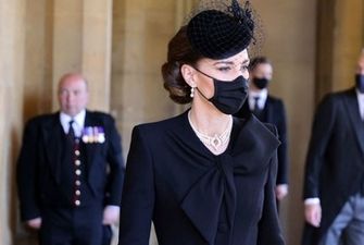 Кейт Миддлтон пришла на похороны Филиппа в жемчужном колье из коллекции королевы: фото/В свое время его носили принцесса Диана и сама королева Елизавета II