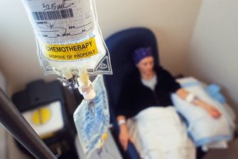 Таблетки замість ін’єкцій: новий формат хіміотерапії випробують на людях
