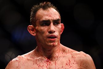 Звезда UFC призвал лишить Нурмагомедова чемпионского пояса
