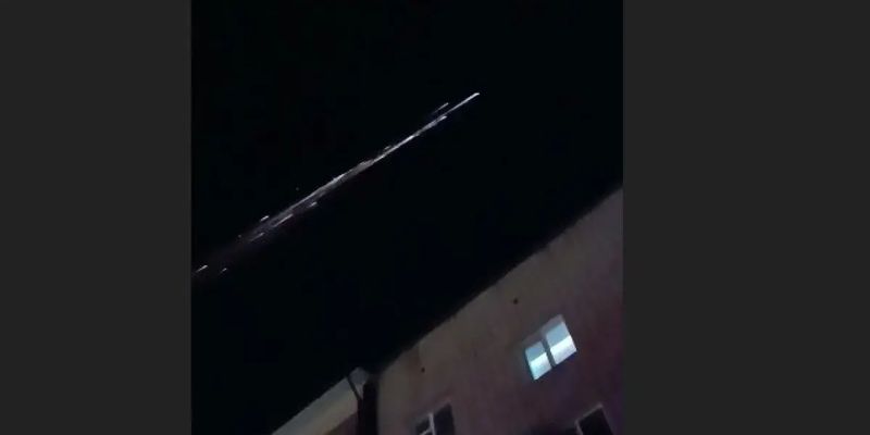 Хабаровск испугался, что его бомбят: ВИДЕО странно страшного НЛО