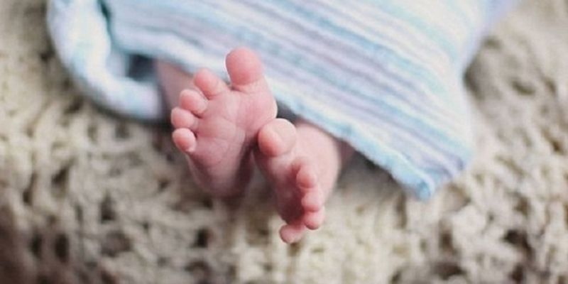 В Кривом Роге мать во сне насмерть задавила младенца - СМИ
