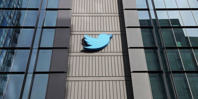 Сотрудники Twitter массово покидают компанию - СМИ